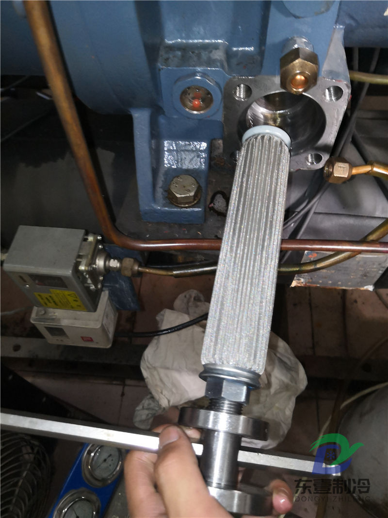 螺桿式制冷機組維修保養(yǎng)